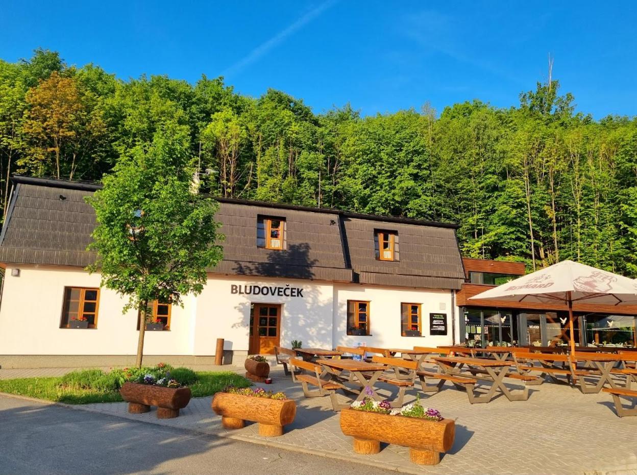 Restaurace a Penzion Bludoveček Esterno foto